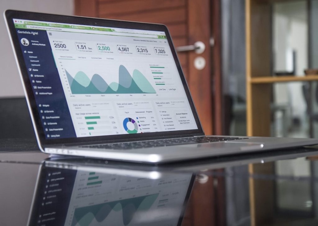 Best Forex Trading Strategies for Side Income in 2026 — Photo by Carlos Muza on Unsplash